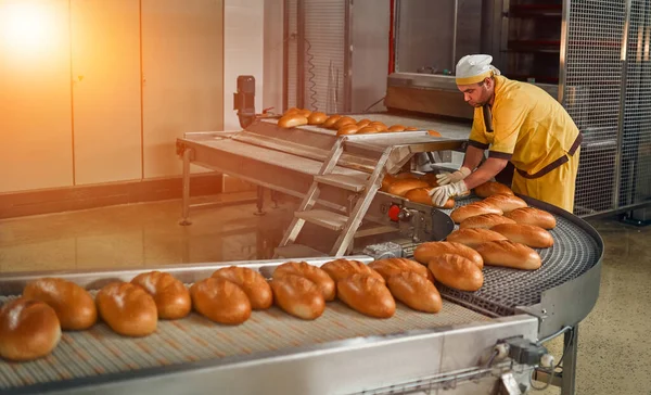 Crescent Bread Production